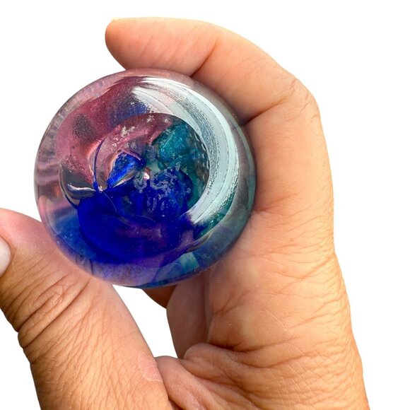 Vintage GES Glass Eye Studio Glass Egg Paperweight Signed GES 97 Blue Pink Swirl - Picture 6 of 7